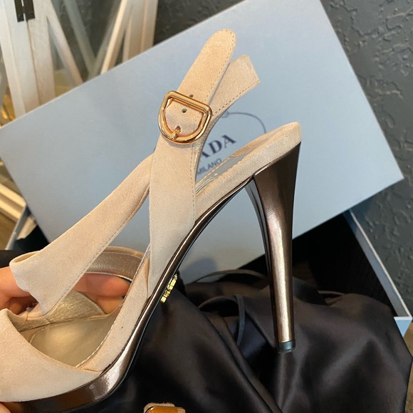 Authentic Prada Nude Heels - Picture 4 of 6